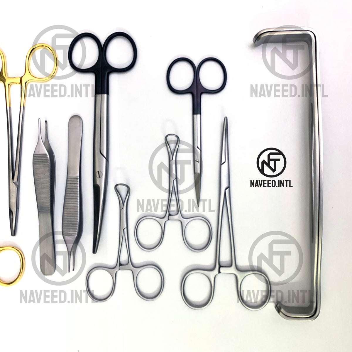 Plastic surgery breast augmentation instruments arranged in complete surgical instrument set
