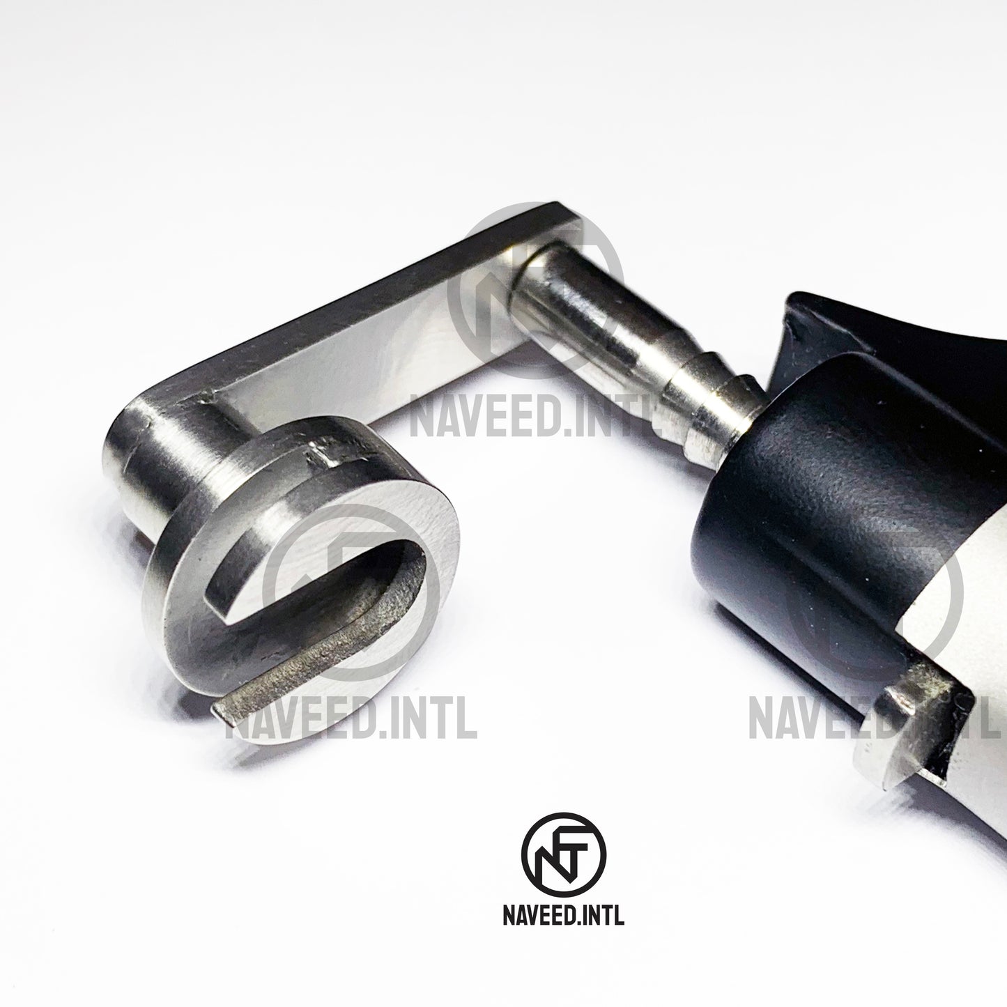Fat Injection Gun Detail – Removable Stainless Steel Cannula Mount and Barbed Connection Fitting Showing Detachable Bracket System