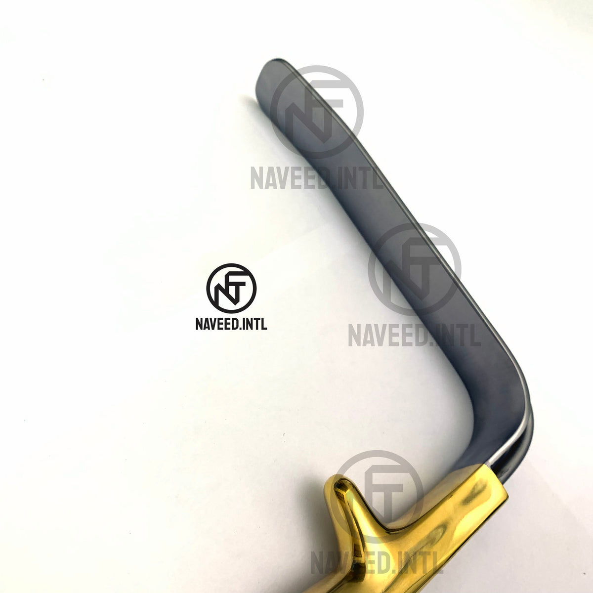 Ferreira breast surgery retractor for lifting and inspecting the surgical working area below view