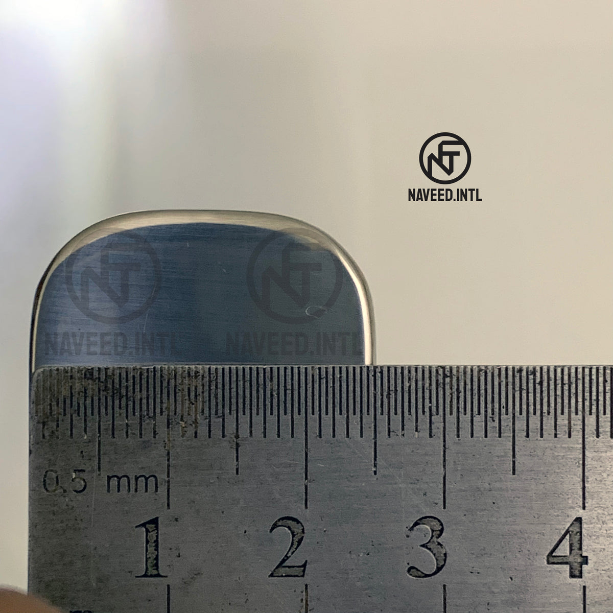 Blade width 25mm. Showing with Measuring Scale  