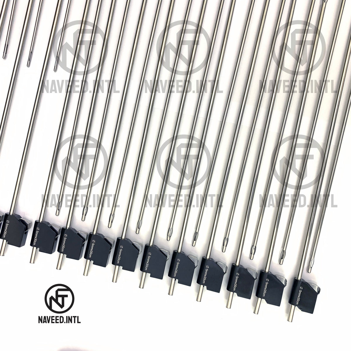 MicroAire PAL Cannula Set Red Roll Case Right Panel – Showing 5mm Basket 30cm Cannulas with Black Power Handles and Blue Toomey Hub Cannulas Secured in Individual Elastic Straps by Naveed International